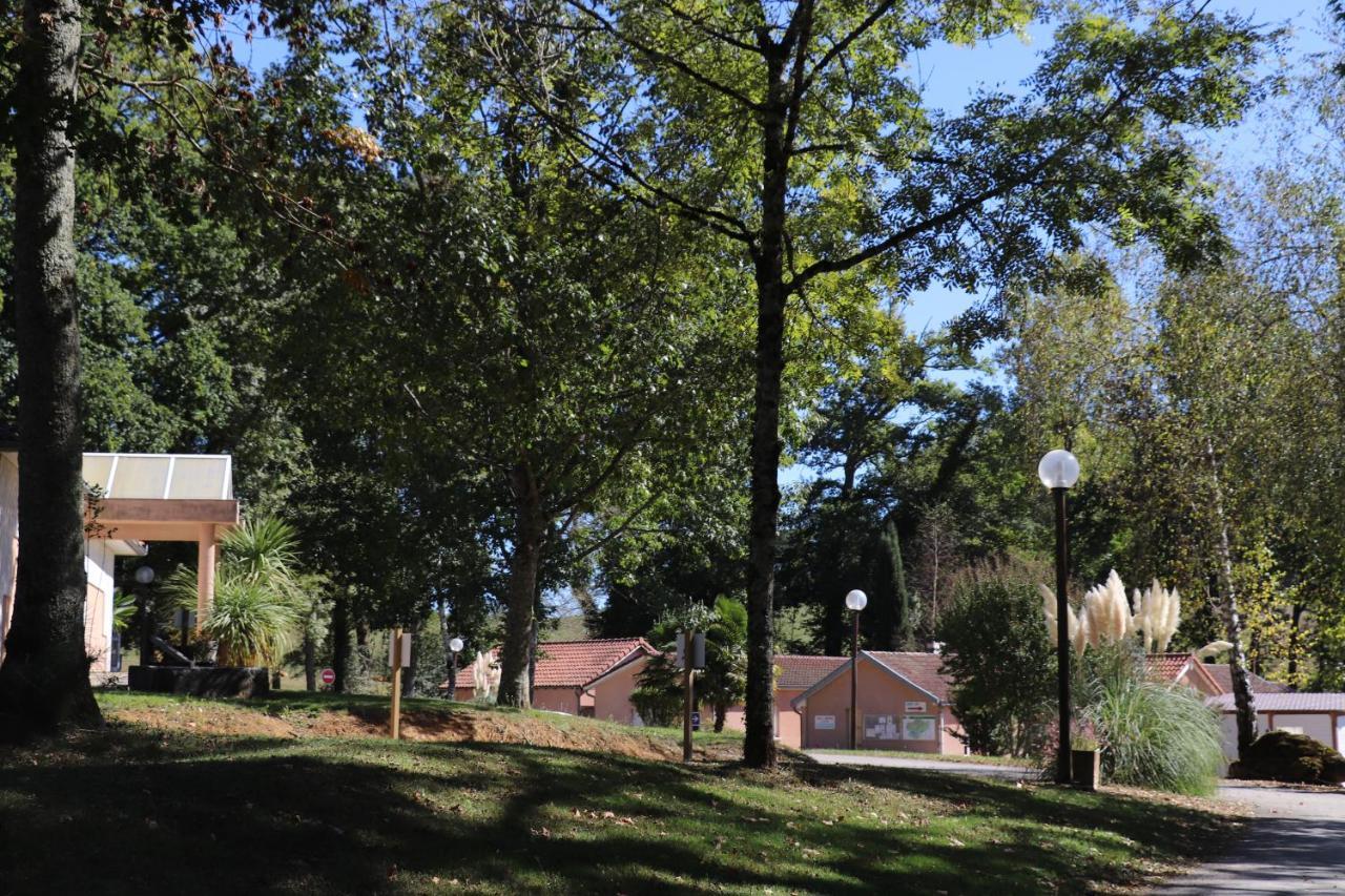 Camping 3 Etoiles - Piscine Chauffee - Vue Montagne Saint-Girons  Zewnętrze zdjęcie